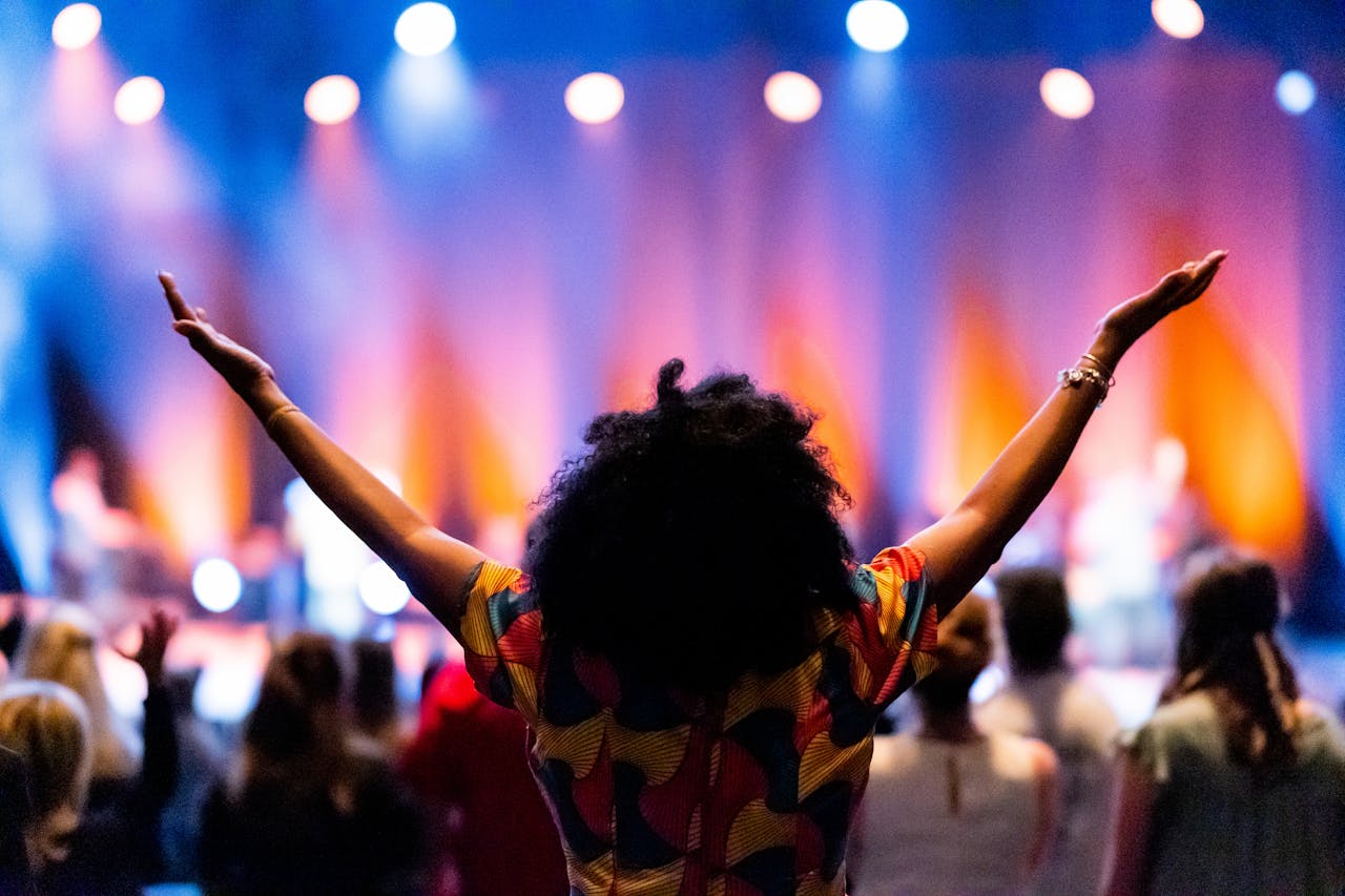 Grateful-pexels-caleboquendo-7626320.jpg